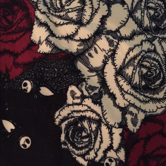 Lularoe Disney Tween nbc Roses Jack Sally new - Picture 2 of 2